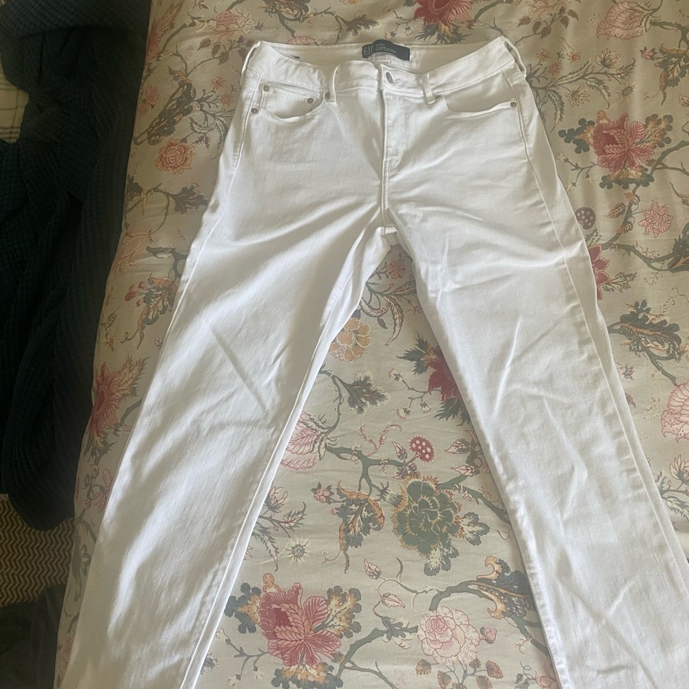 GAP White Straight Leg Women’s Jeans